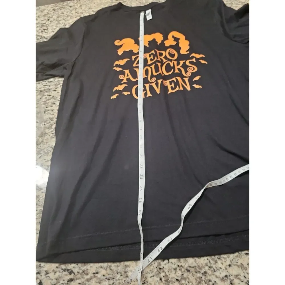 Zero Amucks‎ Given, Funny Amuck With Bat Halloween Witch Unisex T-shirt XL